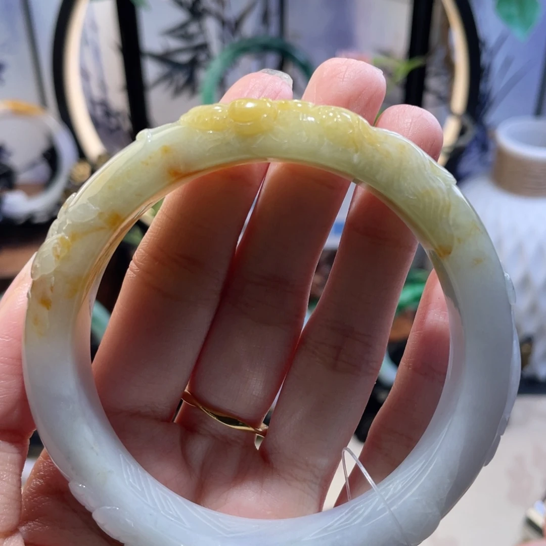 翡翠未镶嵌手镯61