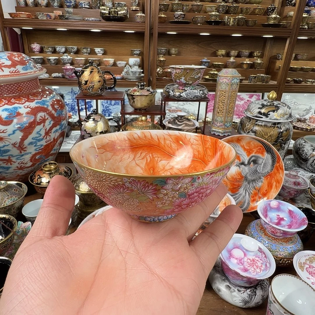 金地珐琅彩万花矾红凤凰主人杯