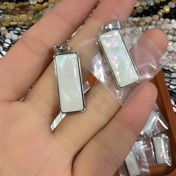 玛瑙/玉髓合金珠宝半成品2个白色吊坠