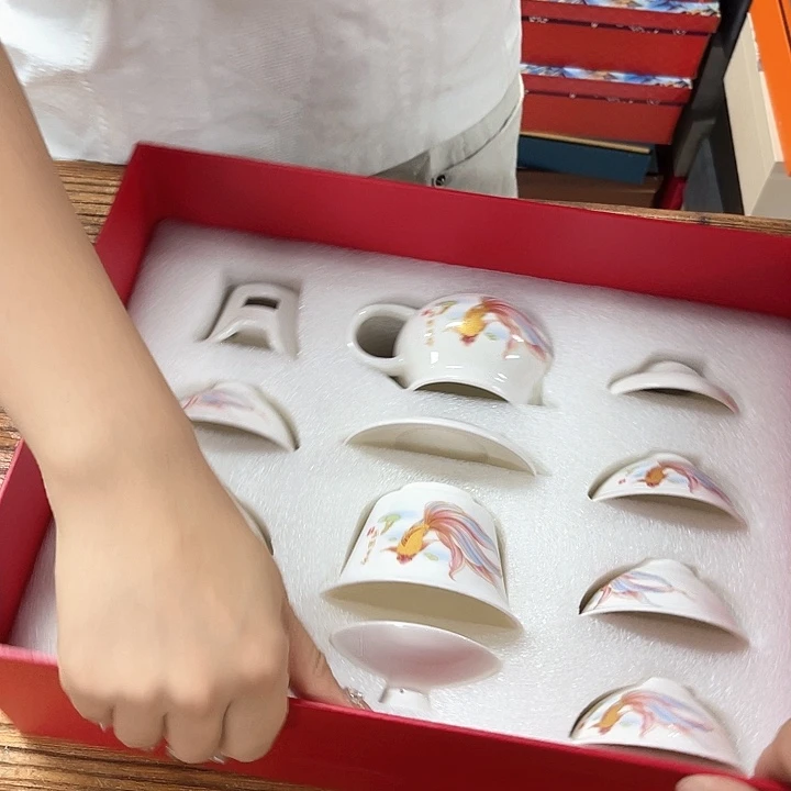 孤品茶具套装等。