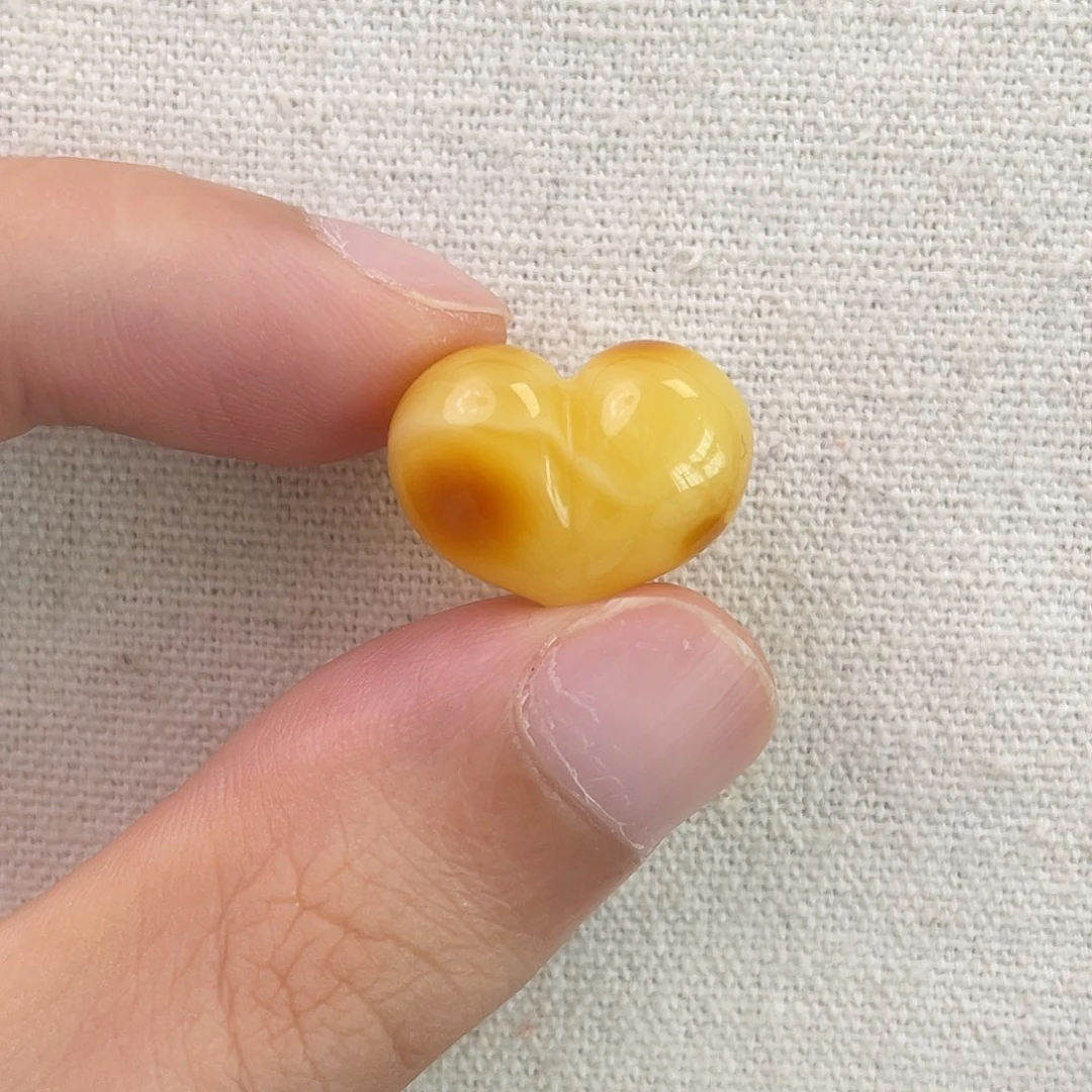 琥珀未镶嵌珠宝奇石屁桃