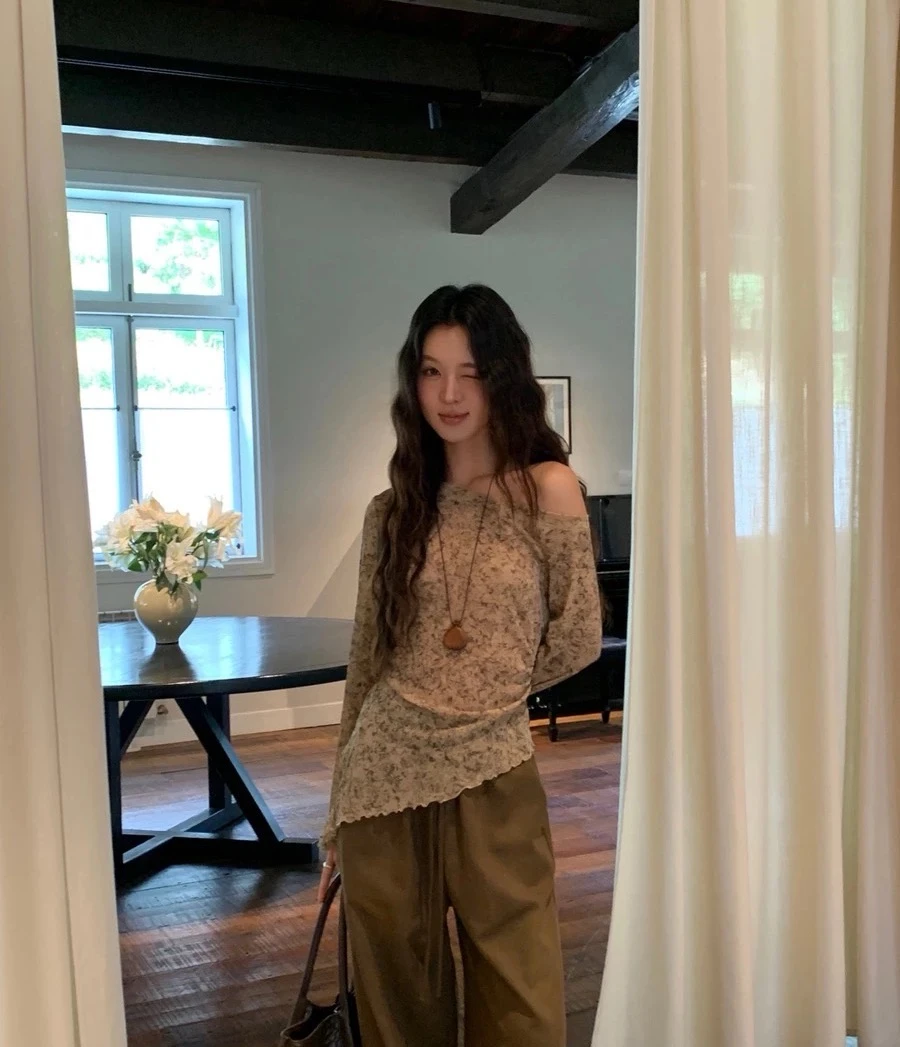 晕染小性感木耳边斜肩上衣