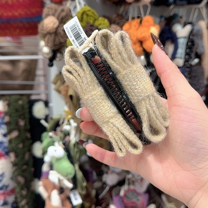 米白色细闪蝴蝶结香蕉夹