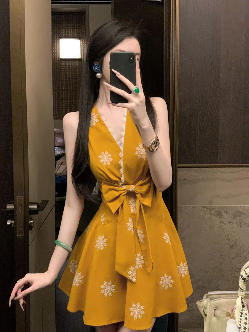 【雅乔定制】橙夏 雪花刺绣V领收腰蝴蝶结短款连衣裙DYZY-25047628
