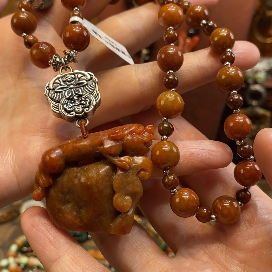 翡翠吊坠(赠链)未镶嵌