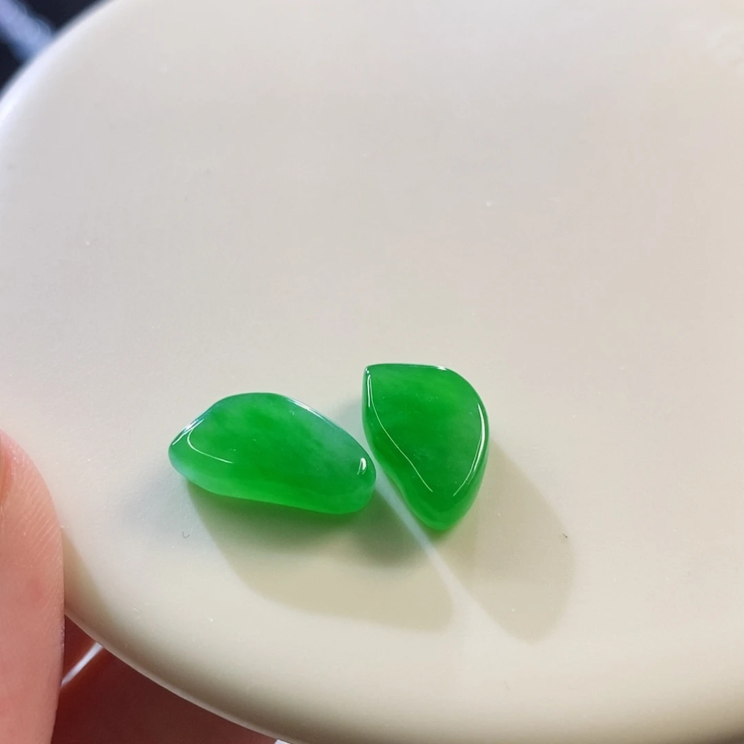 翡翠挂件未镶嵌随行