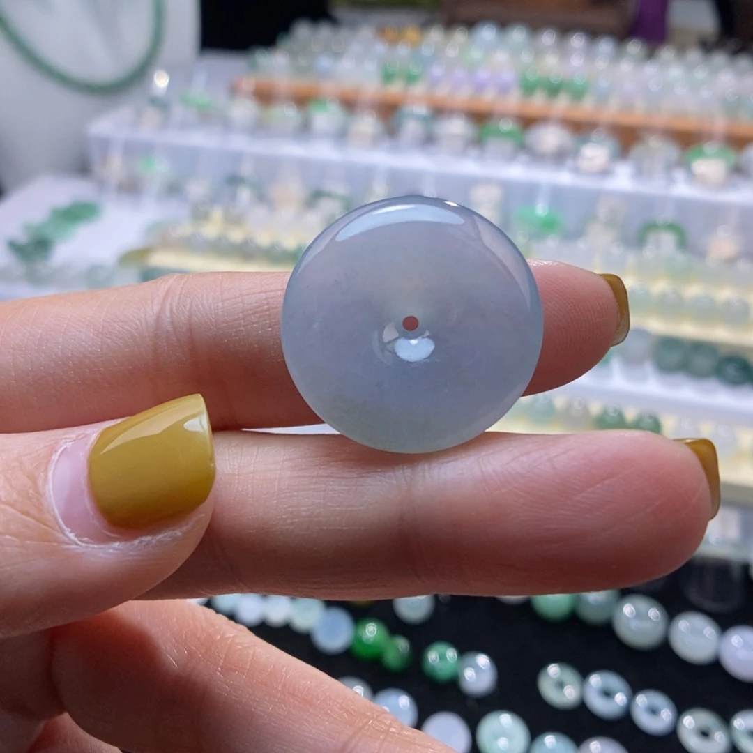 翡翠未镶嵌颈饰蓝水