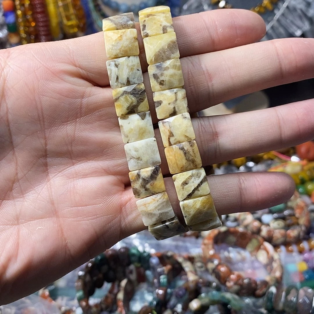 石英质玉未镶嵌天然蚕石切面手牌12mm，