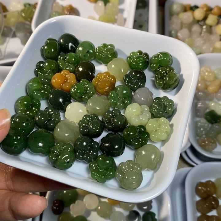 和田玉未镶嵌手链微瑕发2