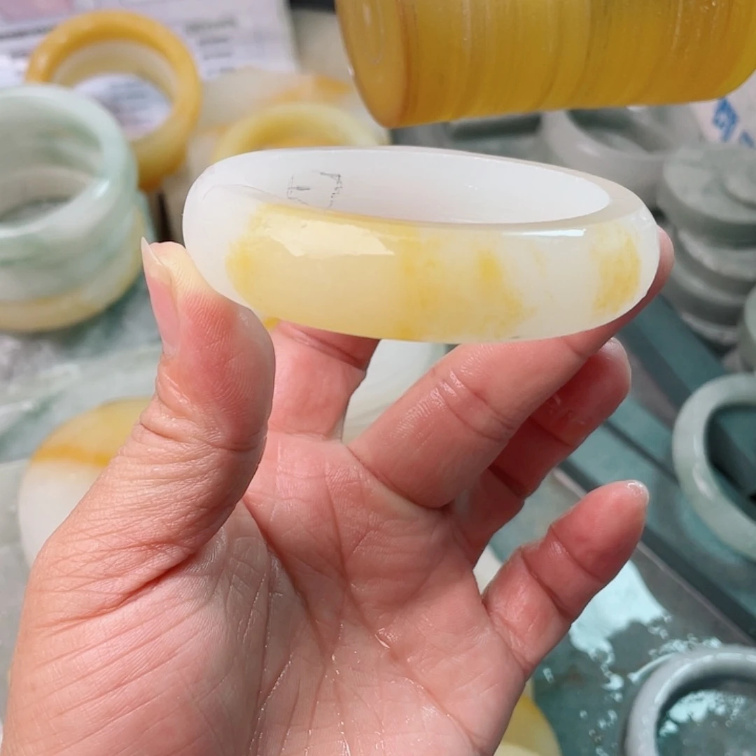 阿***纯定制石英质玉（天山翠）