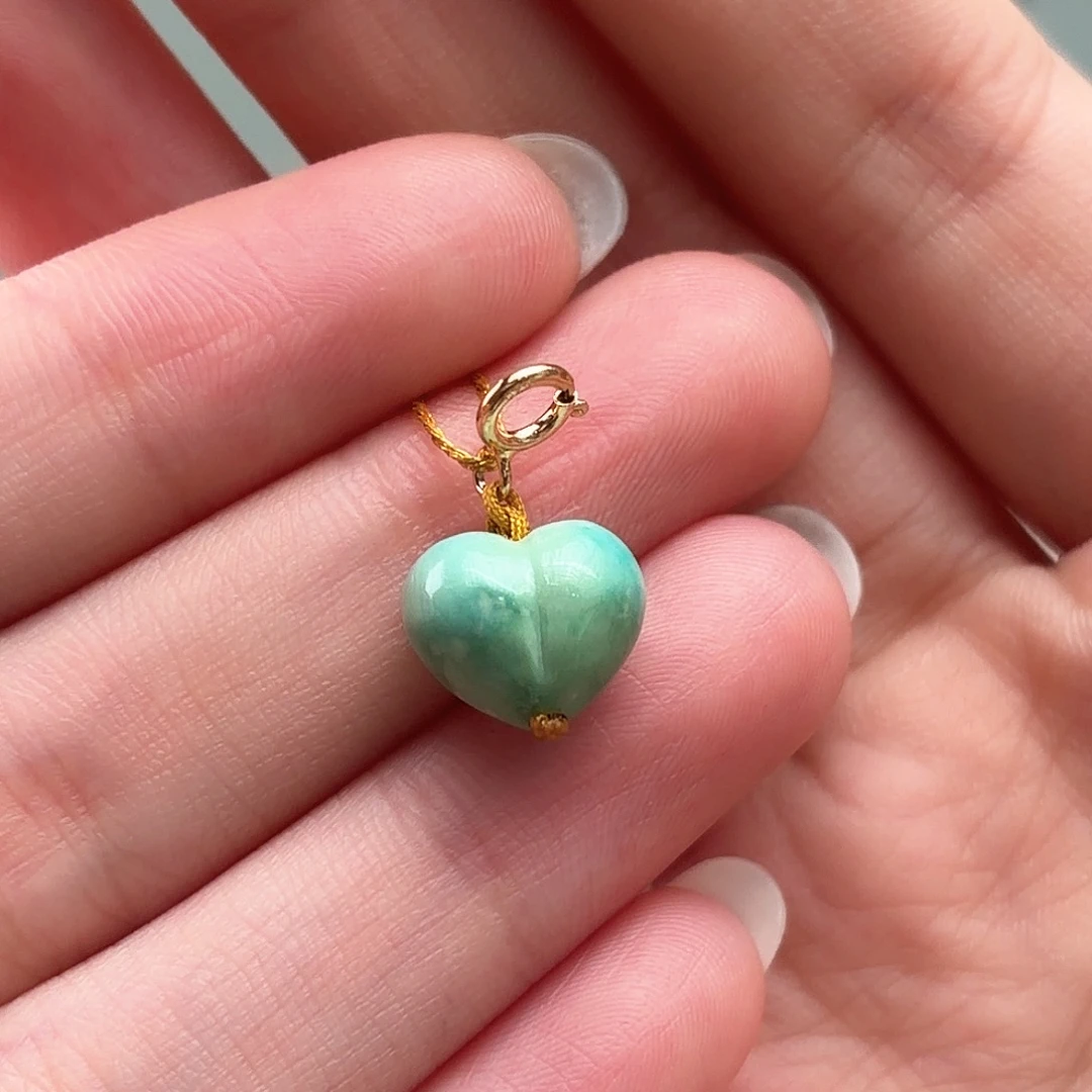 绿松石未镶嵌颈饰