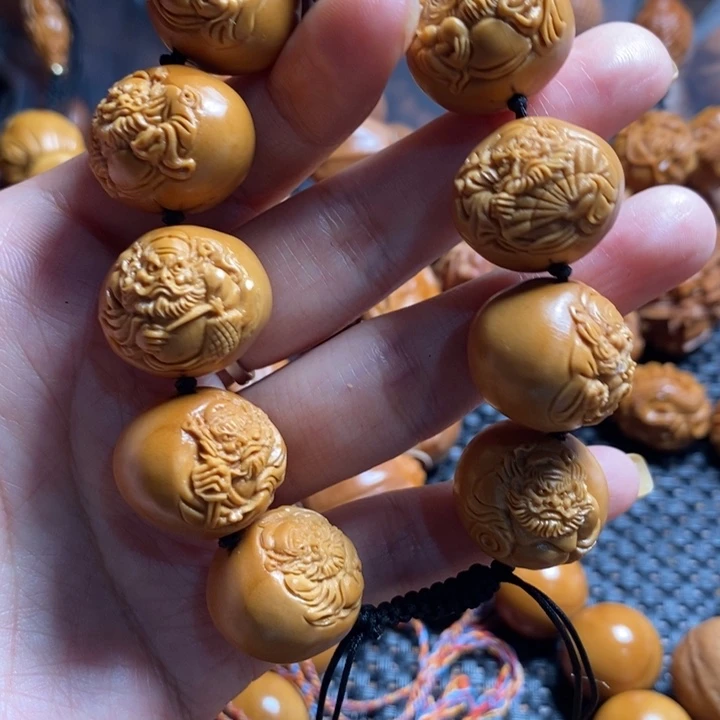 橄榄核吊坠光背钟馗