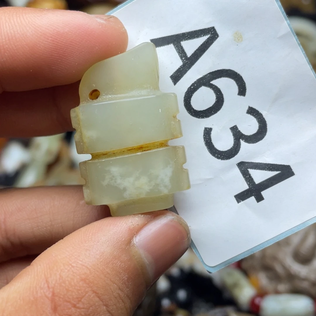 和田玉（糖玉）挂件未镶嵌