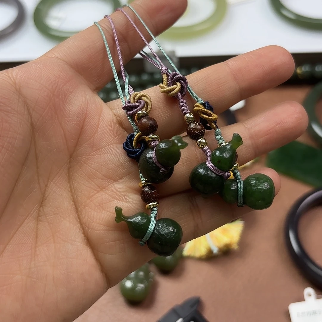 和田玉未镶嵌手镯拍一发一