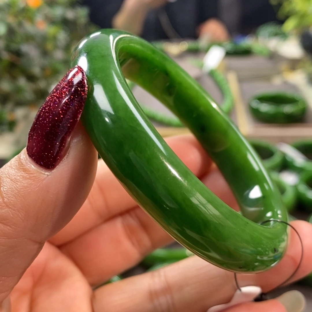 和田玉（碧玉）手镯未镶嵌燕*