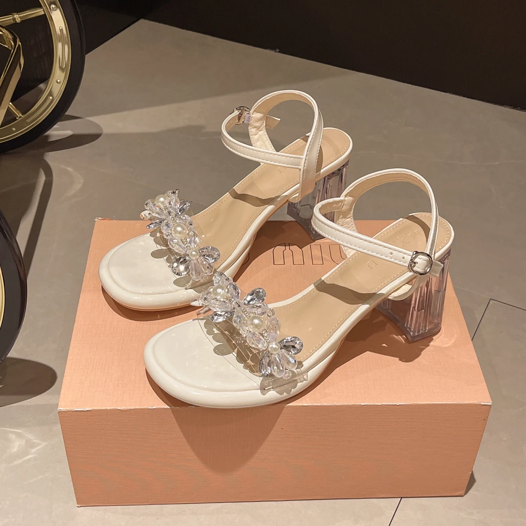 绝美凉鞋女夏季粗跟2025年新款法式气质透明水晶跟配裙子高跟鞋
