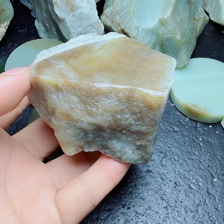 未镶嵌和田玉（糖玉）珠宝奇石
