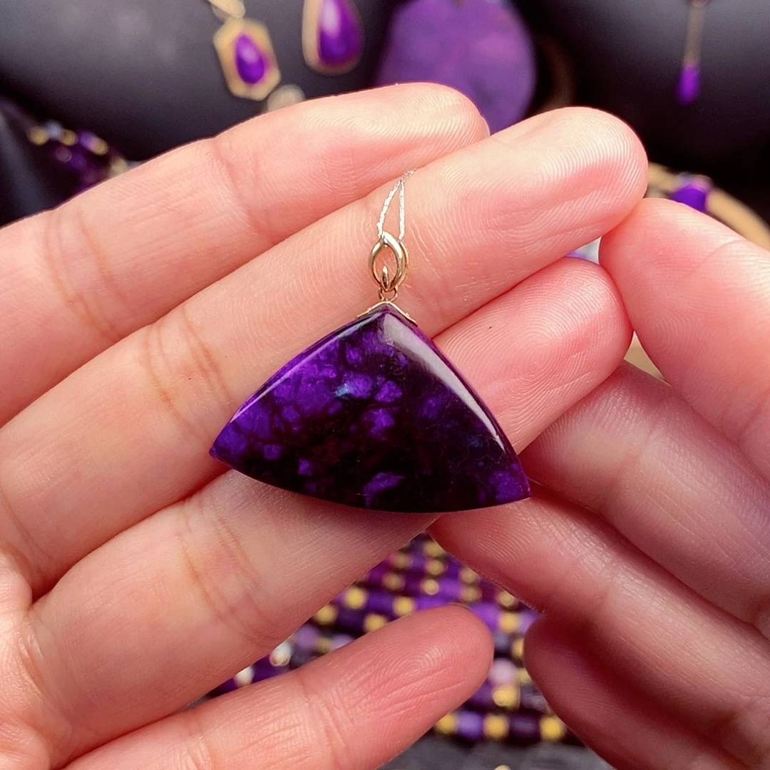 苏纪石（舒俱来）吊坠18K金镶嵌