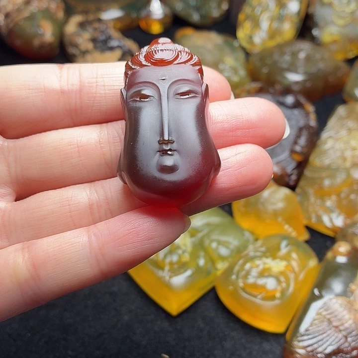 琥珀未镶嵌颈饰02