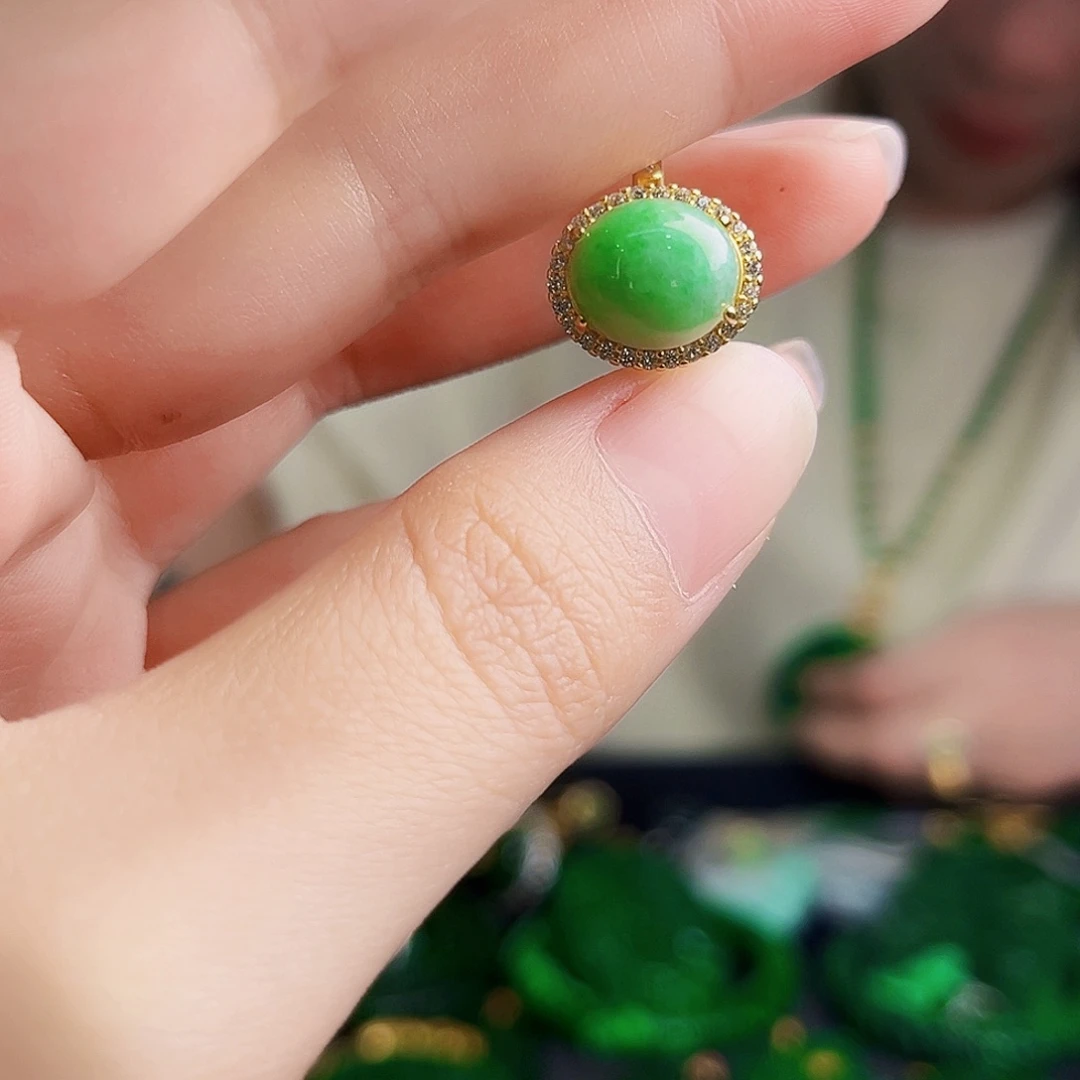 颈饰银S925镶嵌翡翠多样性