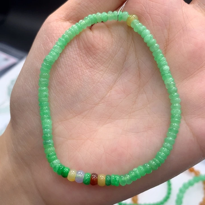 翡翠手镯未镶嵌翡翠