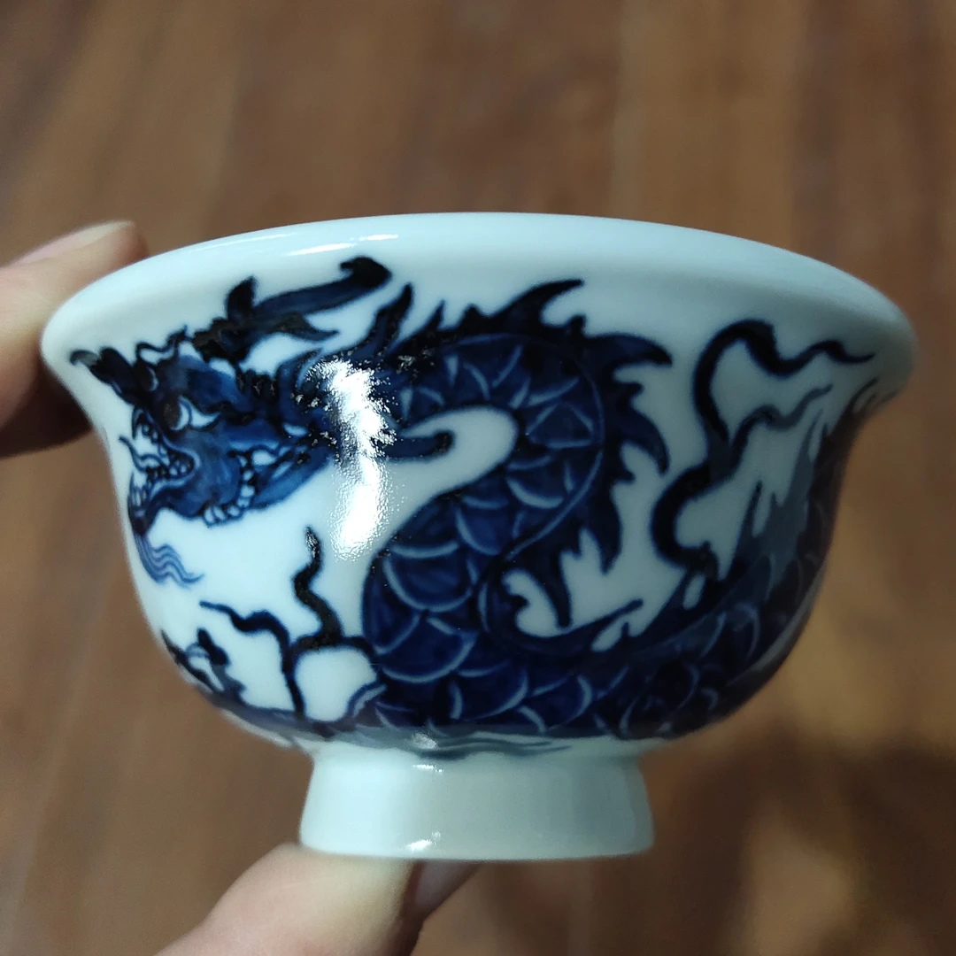 微瑕龙纹小压手杯子