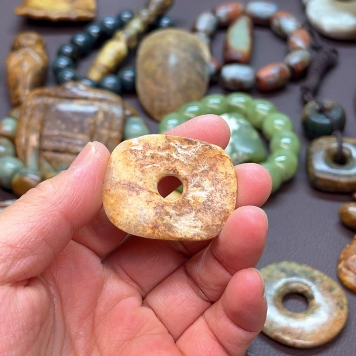 岫岩河磨玉（透闪石质玉）挂件未镶嵌夜*