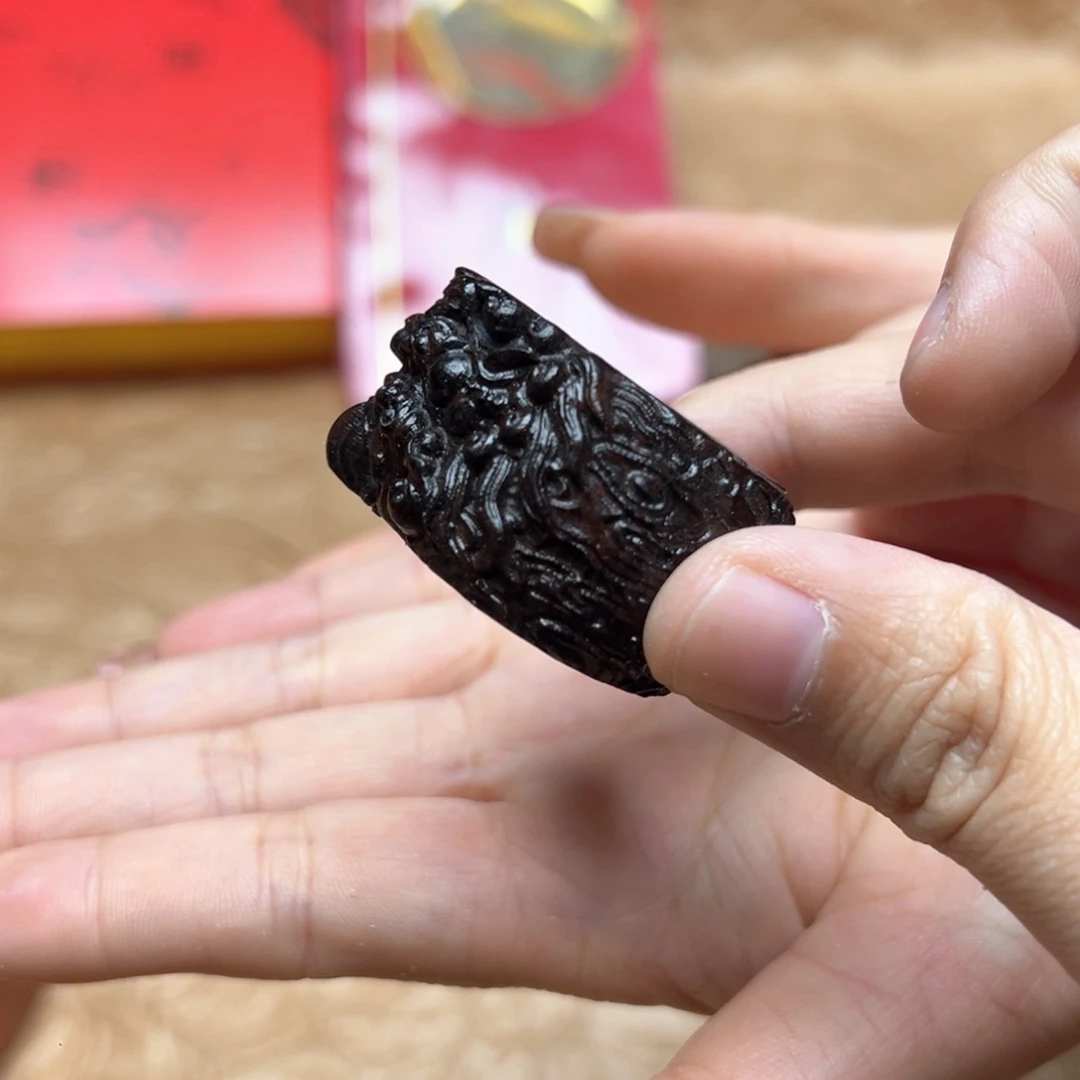 大叶紫檀（黑酸枝木类）