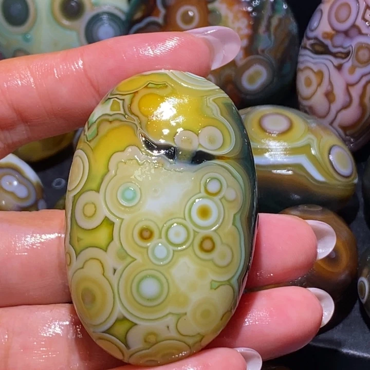 玛瑙/玉髓未镶嵌珠宝奇石40