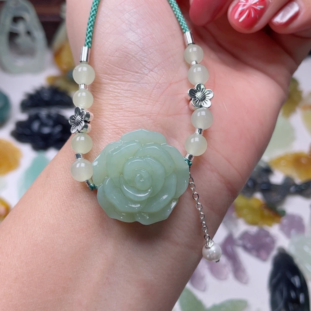 蛇纹石玉颈饰未镶嵌