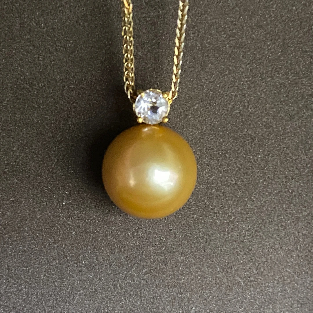 18K里面珍珠吊坠