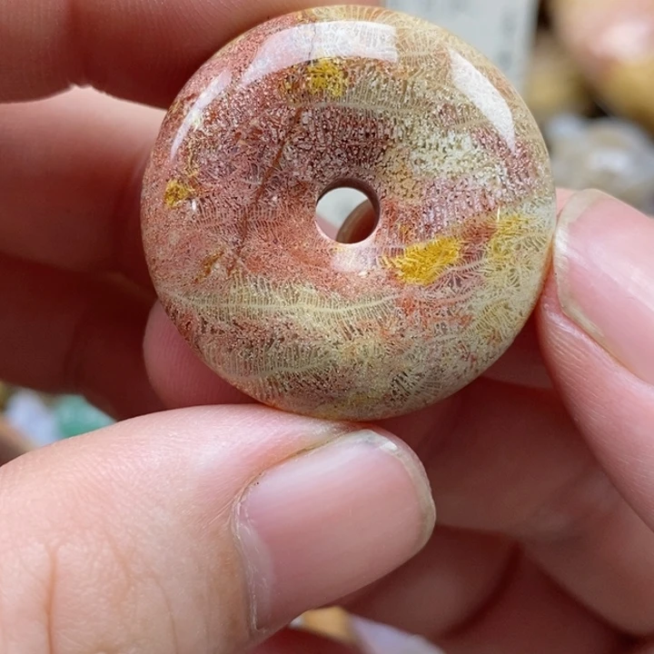 硅化珊瑚（珊瑚玉）未镶嵌颈饰有瑕 小吊坠