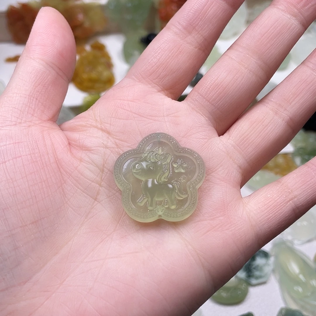 用***7蛇纹石玉未镶嵌颈饰