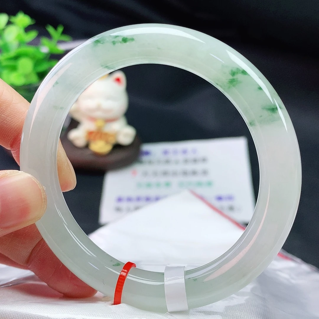 翡翠手镯未镶嵌54圈