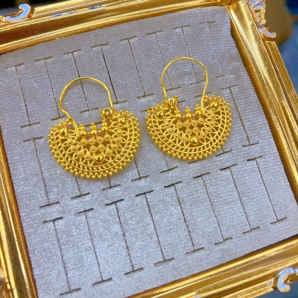 铜合金耳饰 2324新款气质简约百搭金色时尚精美爆款白搭时尚