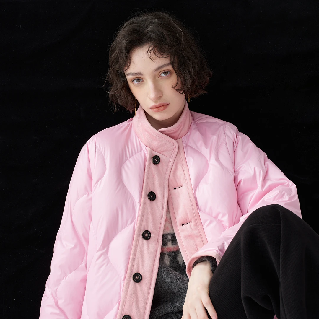 EIN/言轻彩菱格90鹅绒撞料包边短羽绒服2025早秋新款