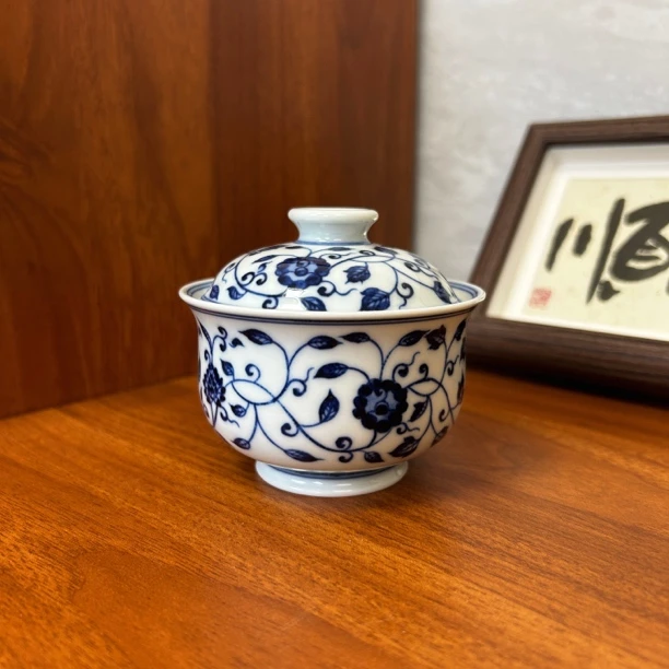 Q072景德镇手工手绘四季花缠枝莲盖碗—120ml