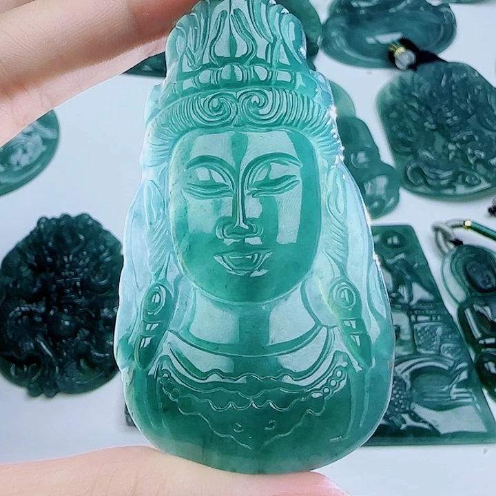 翡翠未镶嵌颈饰多样性发货天然的A货翡翠