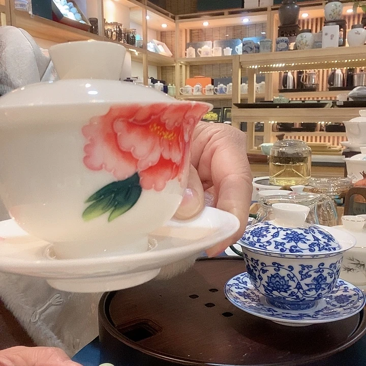 羊脂白玉悬停盖碗