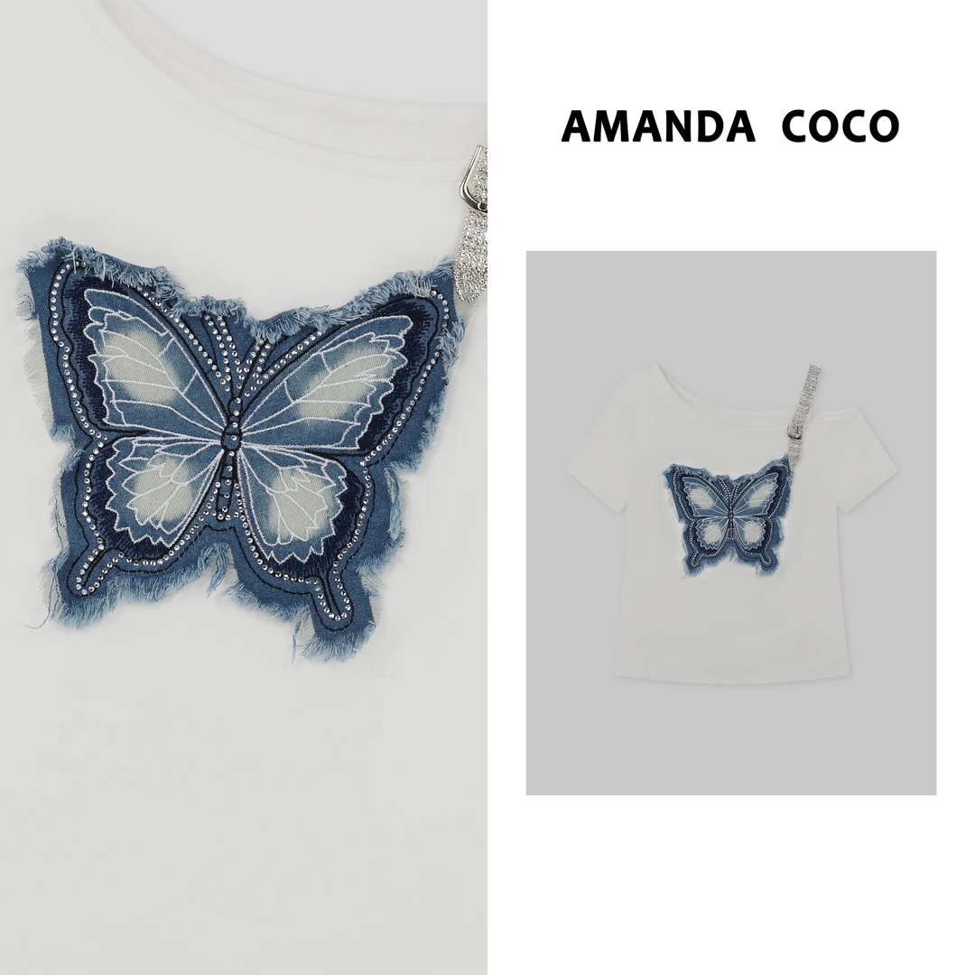 AMANDACOCO茜茜丨时髦诠释～烫钻蝴蝶牛仔拼接高级感露肩短袖T恤