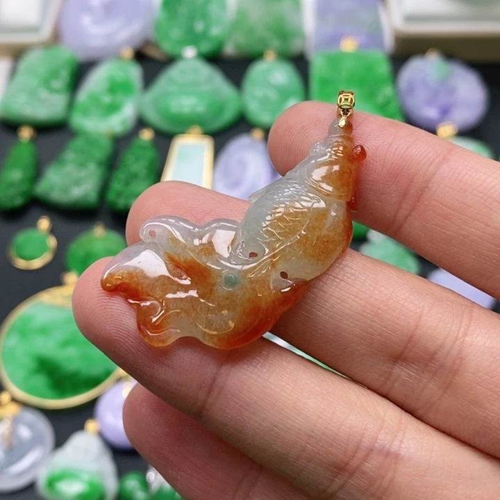 翡翠颈饰未镶嵌吊坠