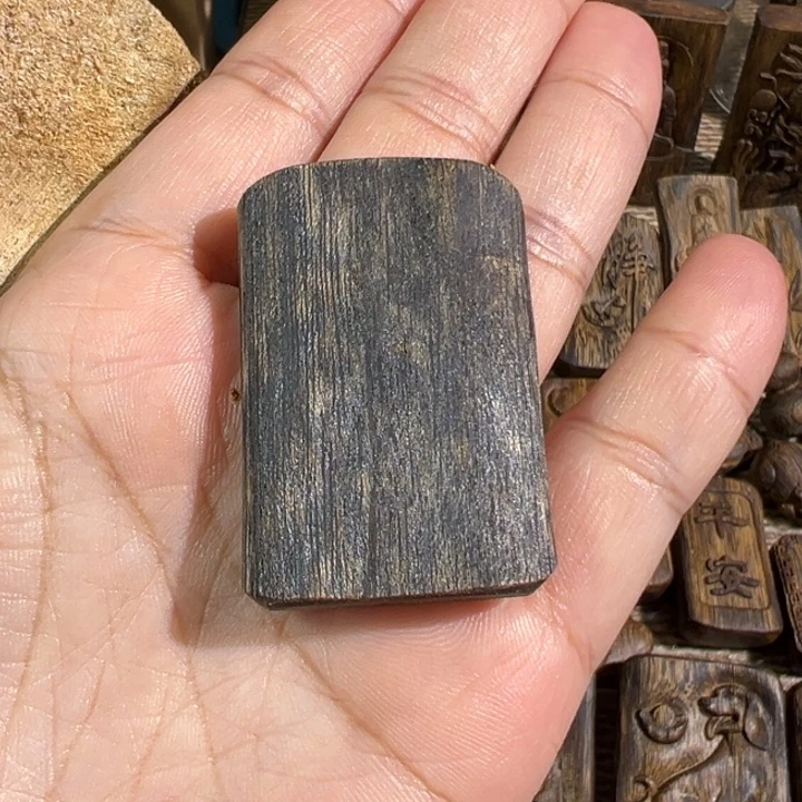 飞***鱼沉香沉香碎屑绿棋楠沉香牌10.6克