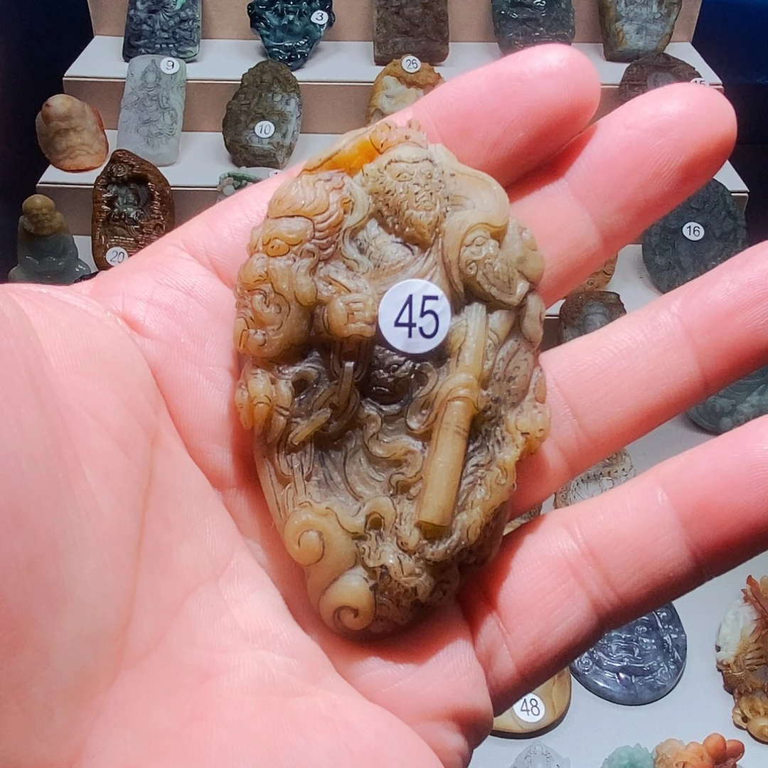 定制翡翠未镶嵌负****巅齐天大圣