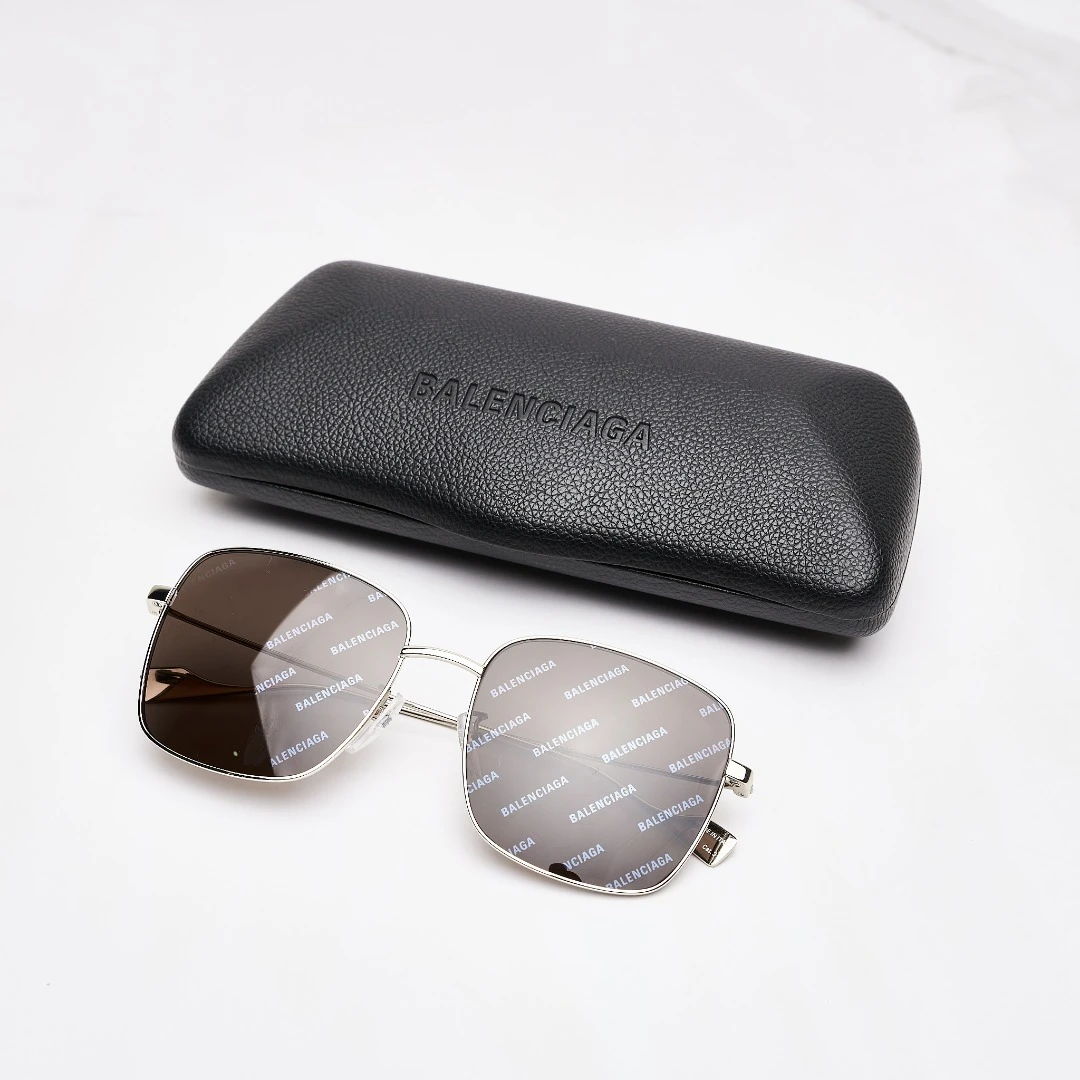 全新未使用 Balenciaga/巴黎世家 女士太阳镜BGBG00053