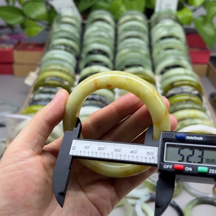 蛇纹石玉未镶嵌手镯11