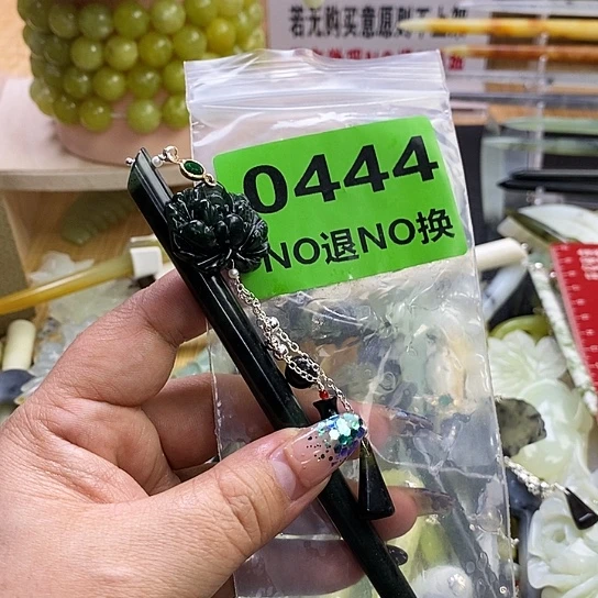 蛇纹石玉发簪未镶嵌?****