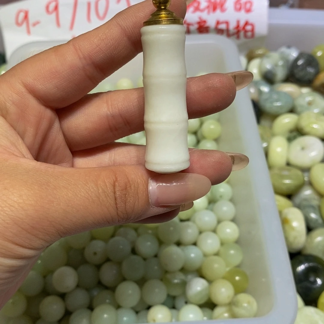 蛇纹石玉未镶嵌颈饰46