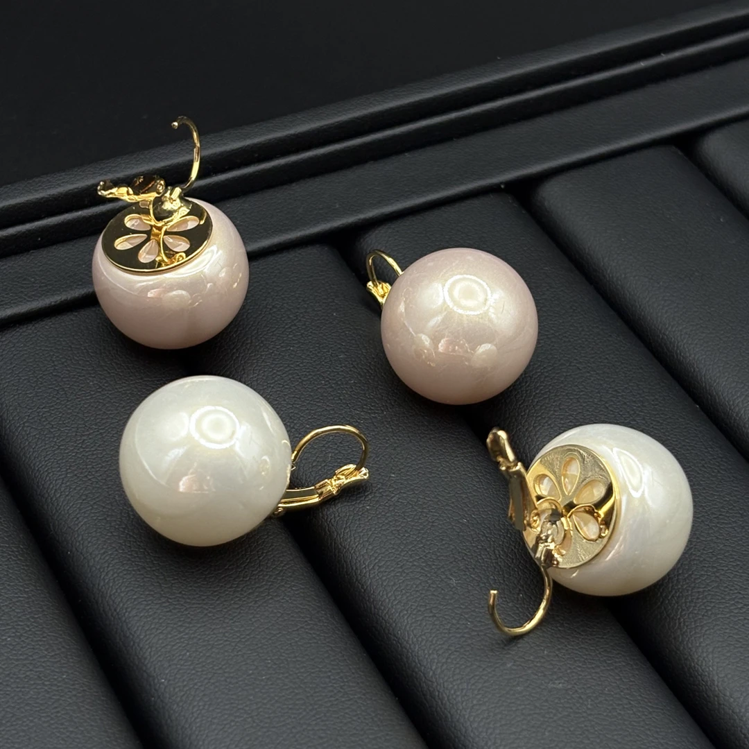 铜合金仿珍珠耳饰 法式轻奢珠光球形耳饰时尚百搭小众气质耳环