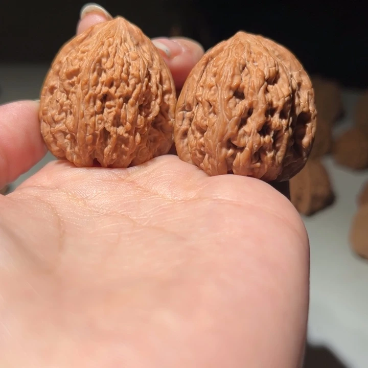 文玩核桃把件密纹