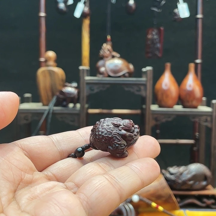檀香紫檀（小叶紫檀）金蟾挂件